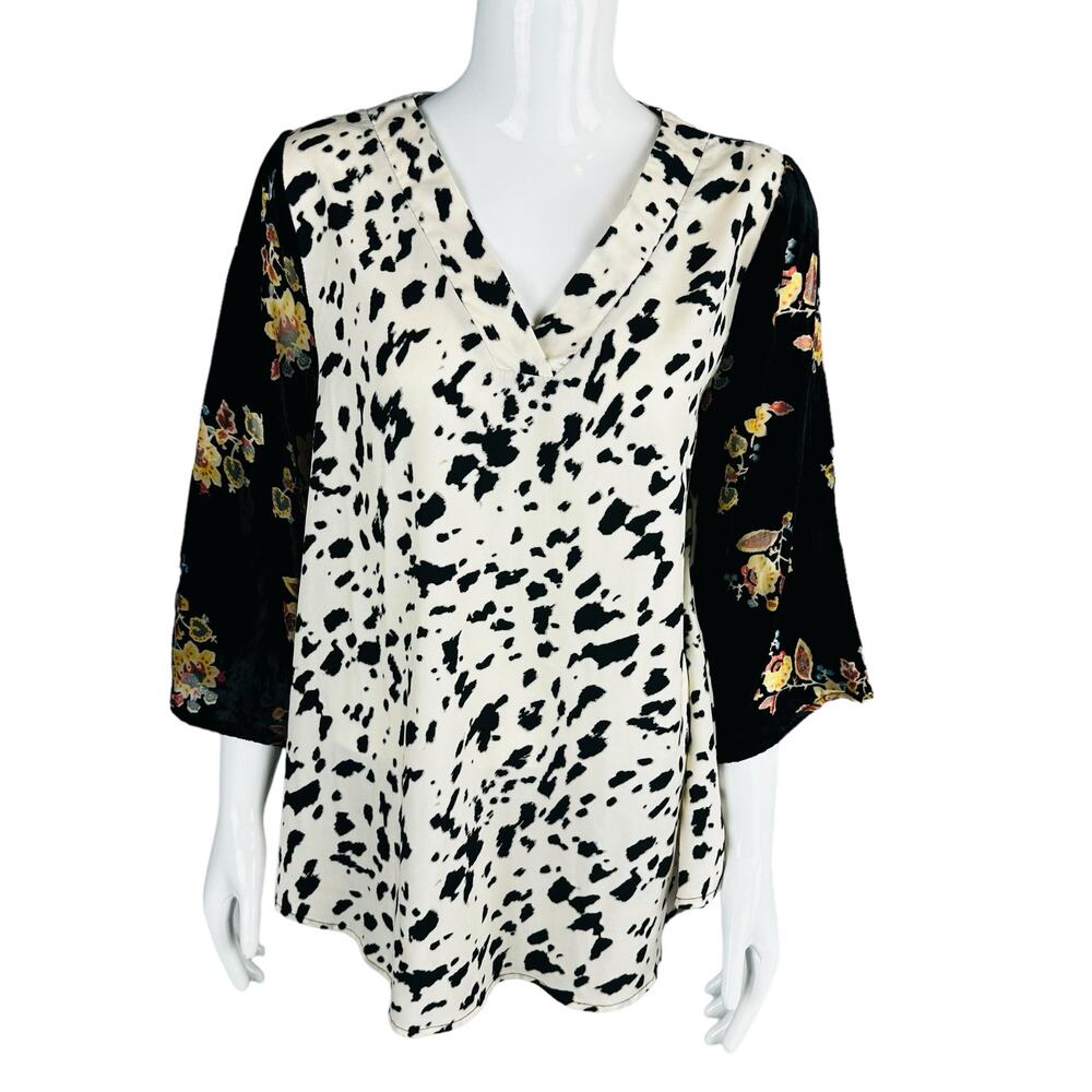 Grace & Emma Womans Sz Medium Top Blouse Abstract 3/4‎ Sleeve Velvet Sleeve